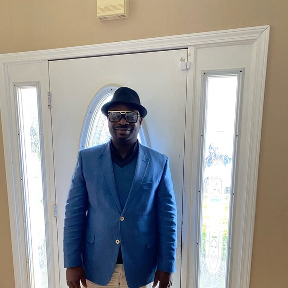 Meet your Posher, Olu - Picture 1 of 1